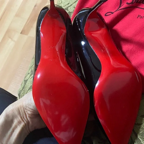 Elegant Black and Red Heels - Picture 5 of 8